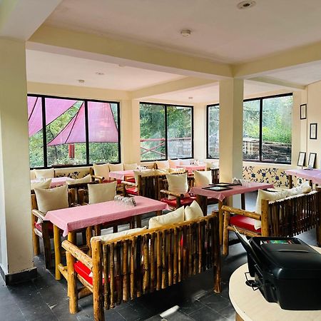 Red House Cafe And Inn مايالي المظهر الخارجي الصورة