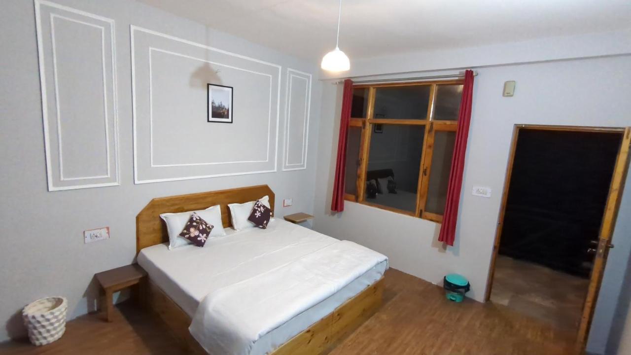 Red House Cafe And Inn مايالي المظهر الخارجي الصورة