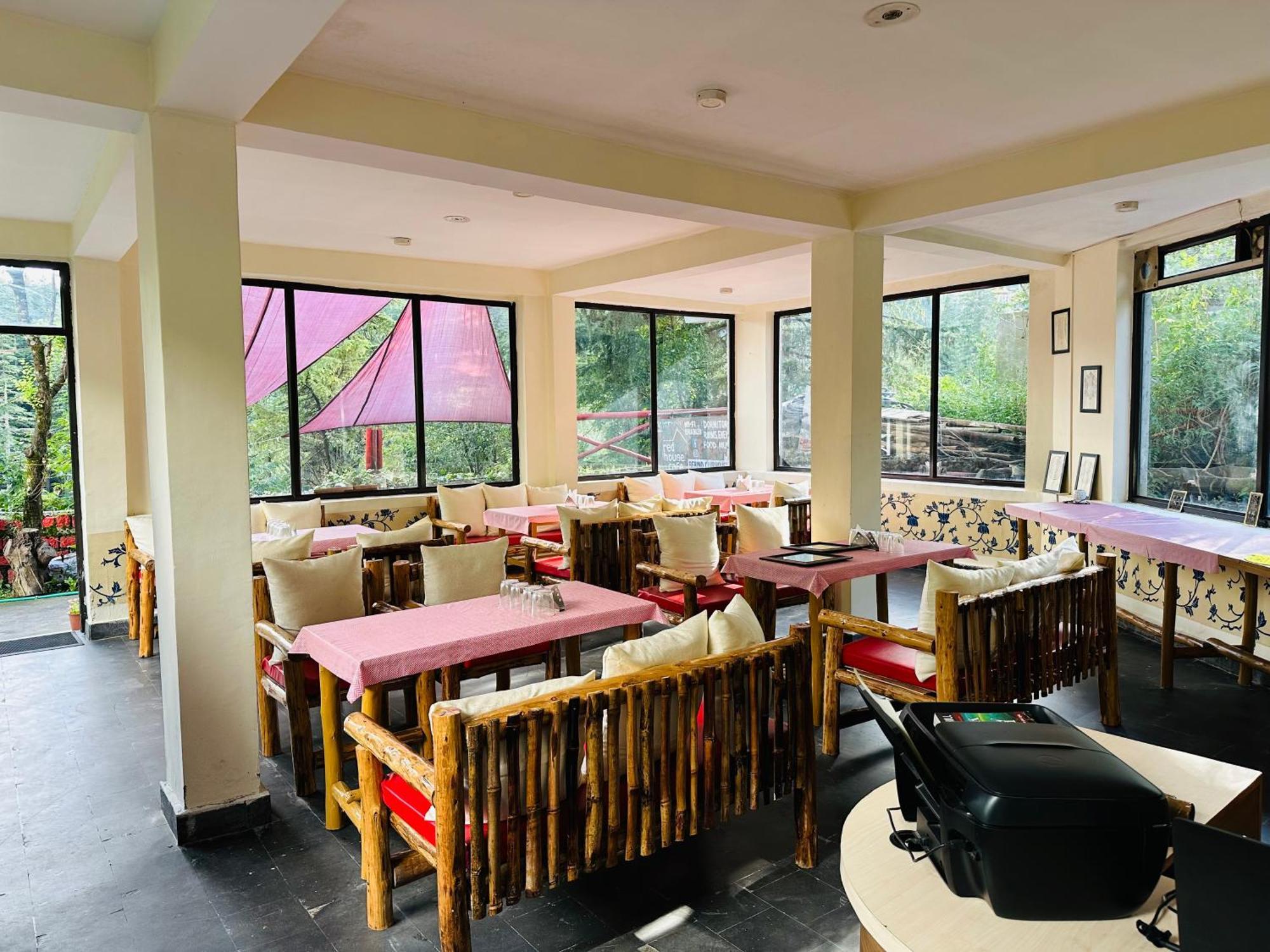 Red House Cafe And Inn مايالي المظهر الخارجي الصورة