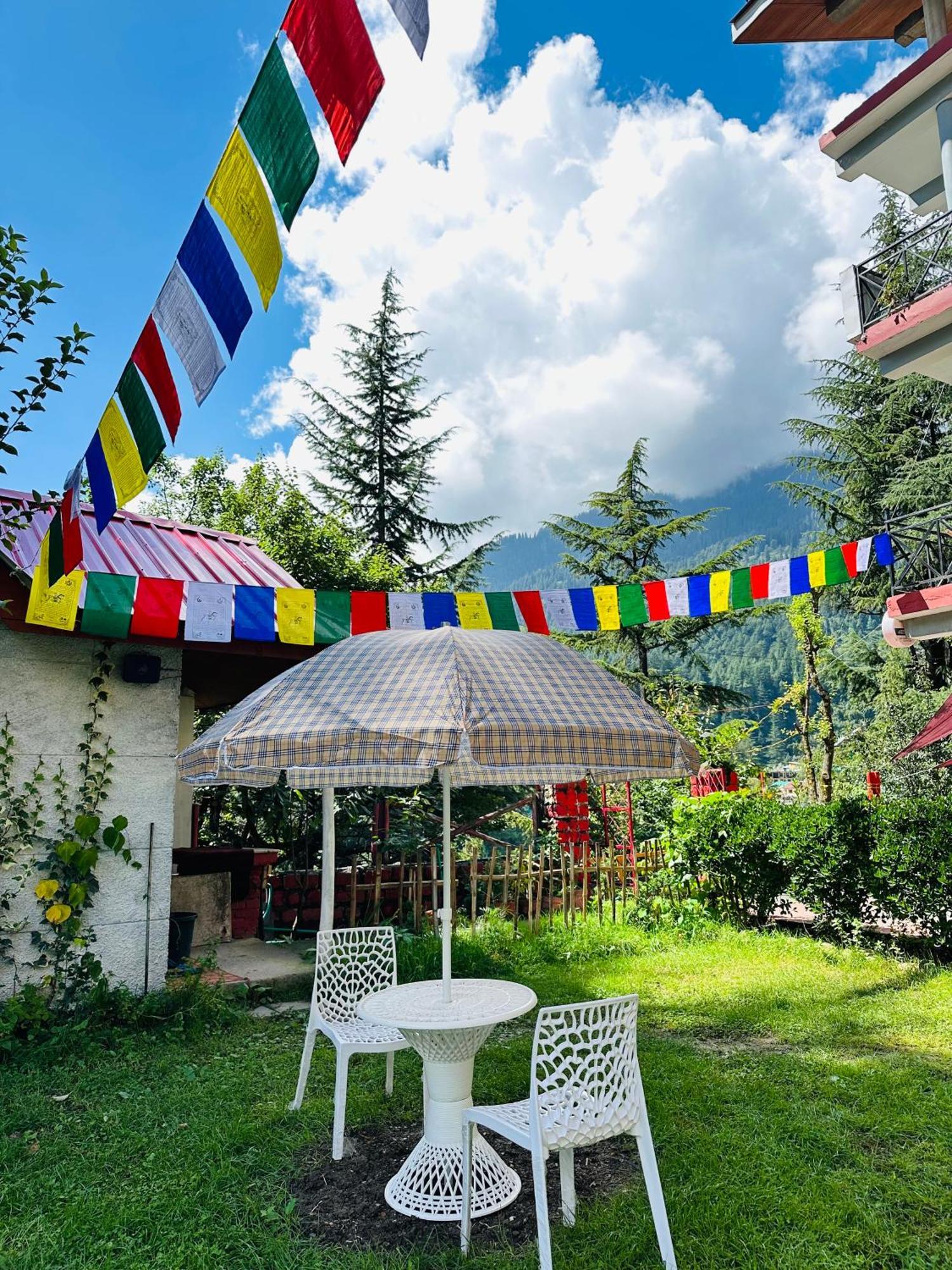 Red House Cafe And Inn مايالي المظهر الخارجي الصورة