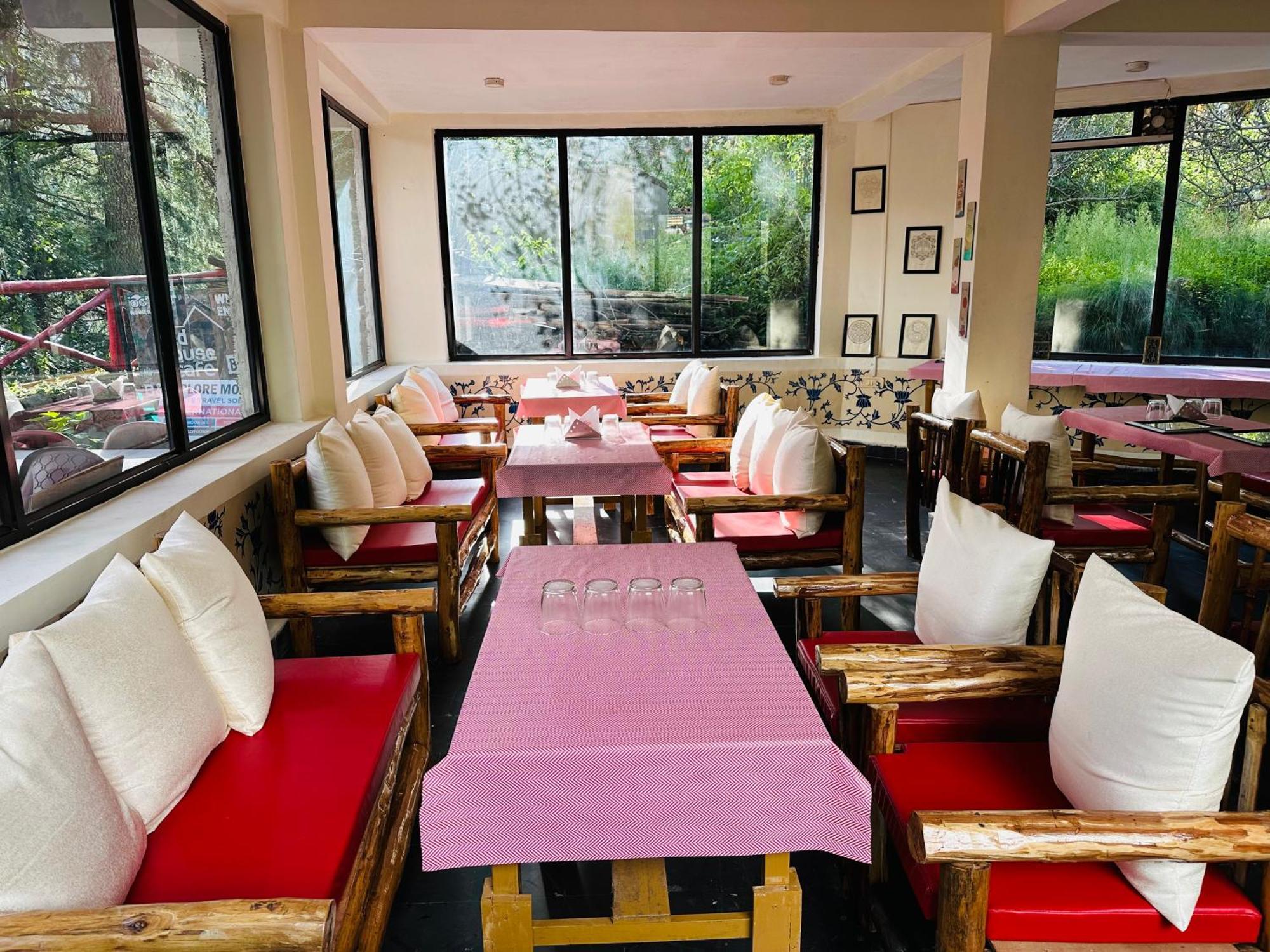 Red House Cafe And Inn مايالي المظهر الخارجي الصورة