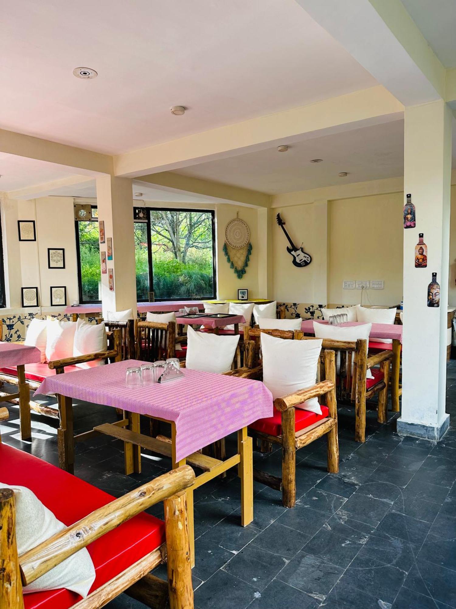 Red House Cafe And Inn مايالي المظهر الخارجي الصورة