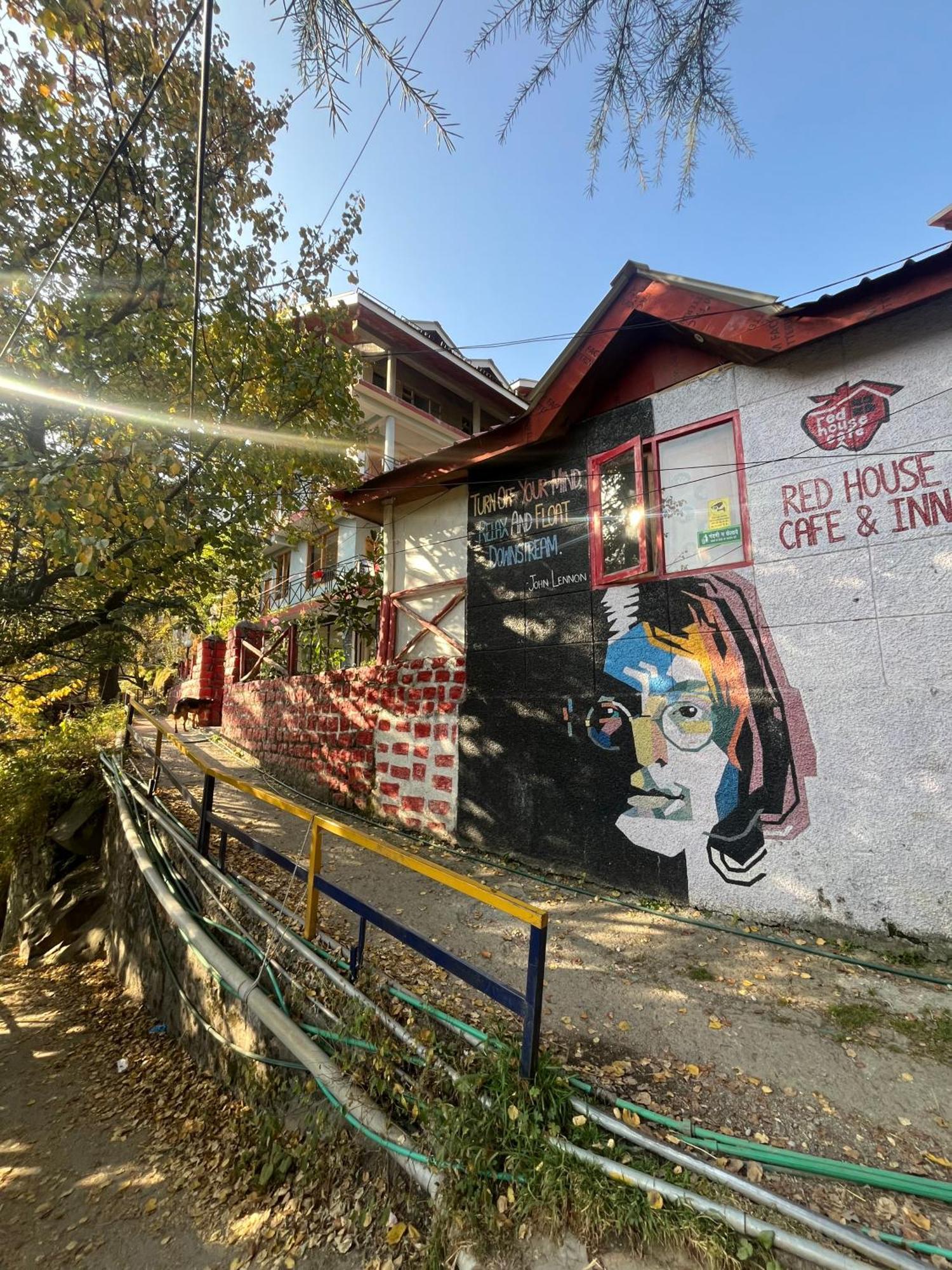 Red House Cafe And Inn مايالي المظهر الخارجي الصورة