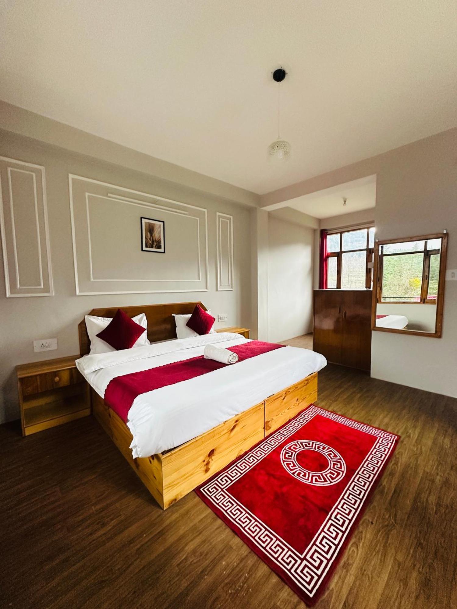 Red House Cafe And Inn مايالي المظهر الخارجي الصورة