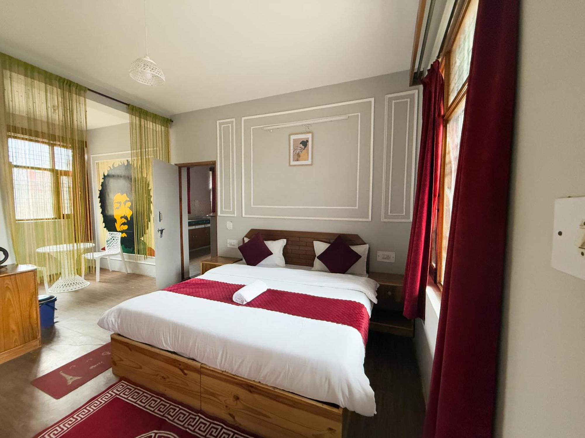 Red House Cafe And Inn مايالي المظهر الخارجي الصورة